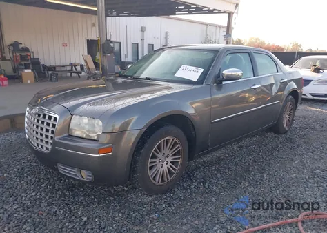 2010 Chrysler 300 Touring/Signature Series/Executive Series from USA, damaged, VIN 2C3CA5CVXAH185481
